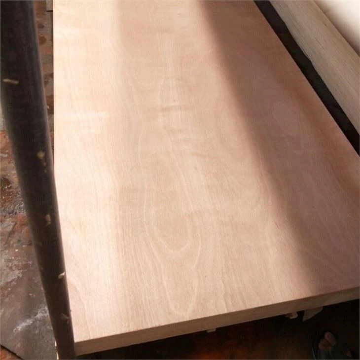18mm Poplar Core Good Edge CE گریڈ Okoume کمرشل پلائیووڈ
